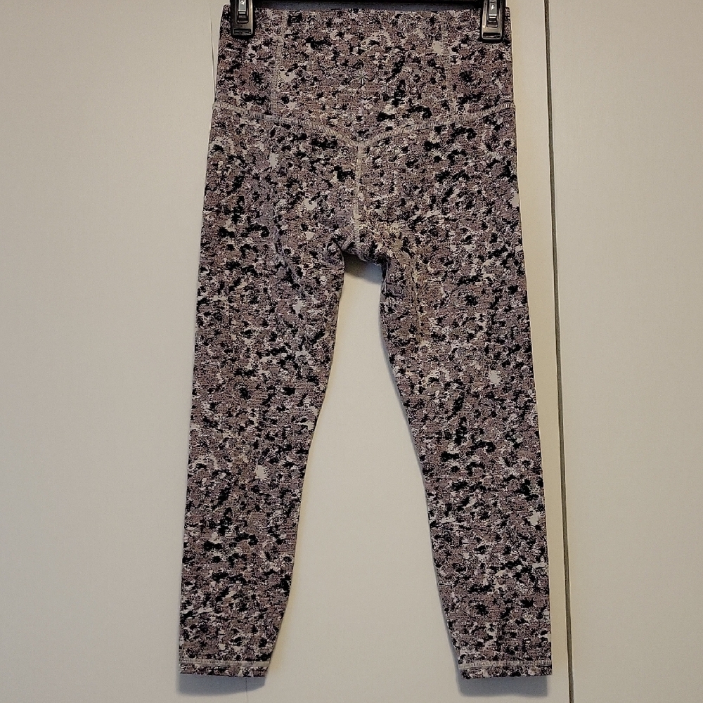 Athleta: Women's Printed Leggings - Picture 2 of 4